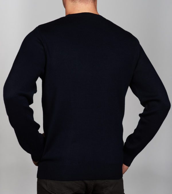 Vyriškas tamsiai mėlynos spalvos megztinis apvaliu kaklu